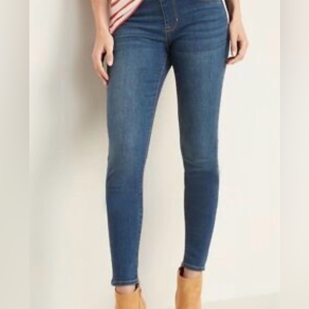 Old Navy Super Skinny Mid Rise Jeggings